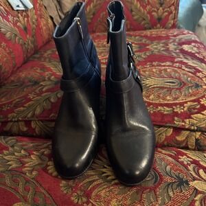 Womens Bandolino black ankle boots side zipper leather uppers size 8